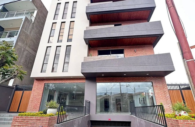 Luxury apartment/3 Beths/3 Queen Beds 2 1/2 Baths