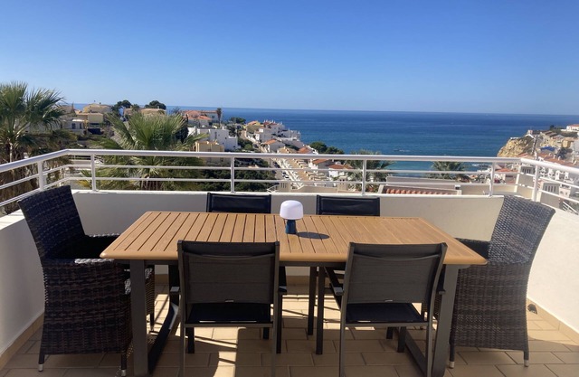 Luxury apartment with fab. sea views & exclusive, private roof terrace with BBQ.
