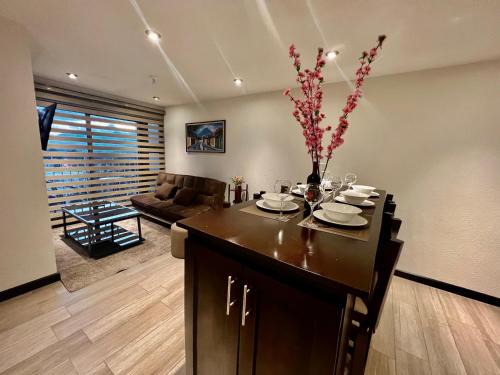 Luxury Apt Near Airport