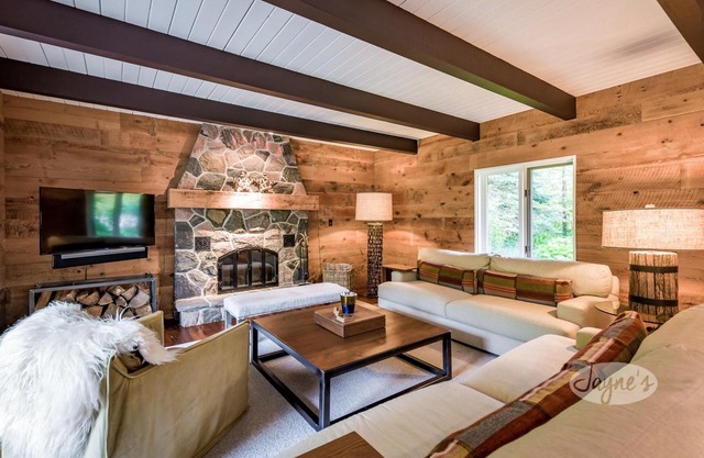 Luxury at the bottom of Osler Bluff Ski Club!