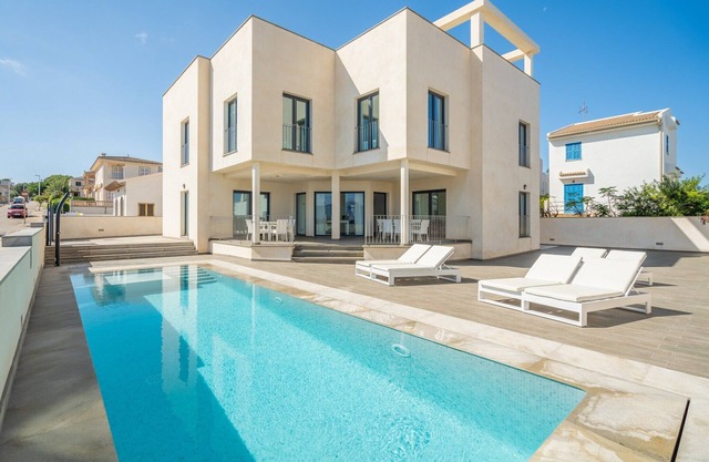 Luxury Beachfront Villa with Pool