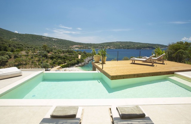 LUXURY BEACH VILLA W PRIVATE INFINITY POOL PANORAMIC SEA VIEWS & GARDEN