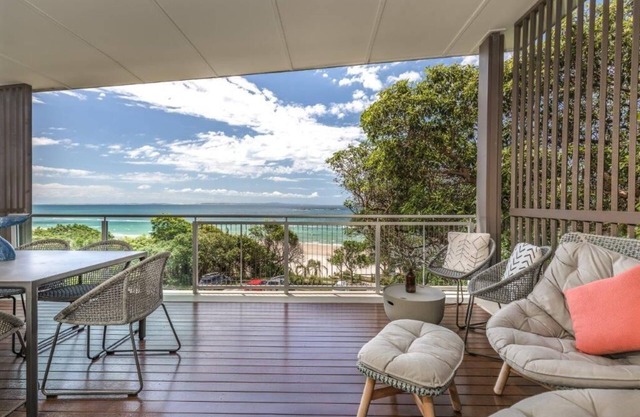 Luxury Beachfront Penthouse on Cylinder Beach