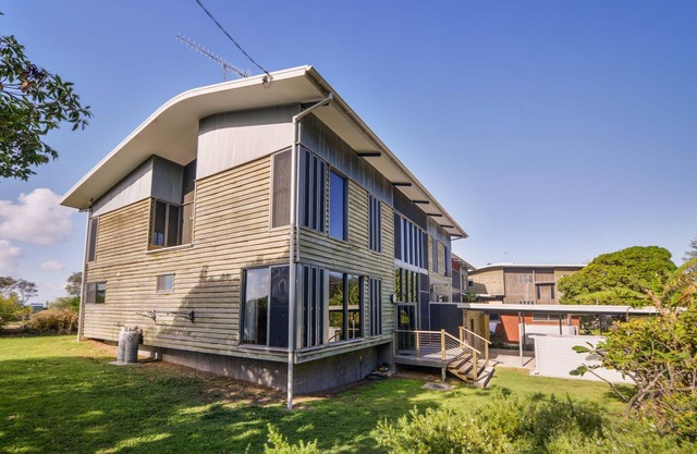 Luxury beachhouse with spectacular views over Frenchmans Beach.