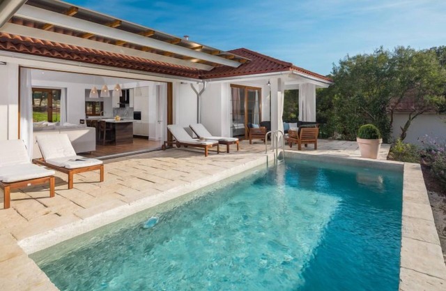 Luxury Beachside Villa Porto Bus by Interhome