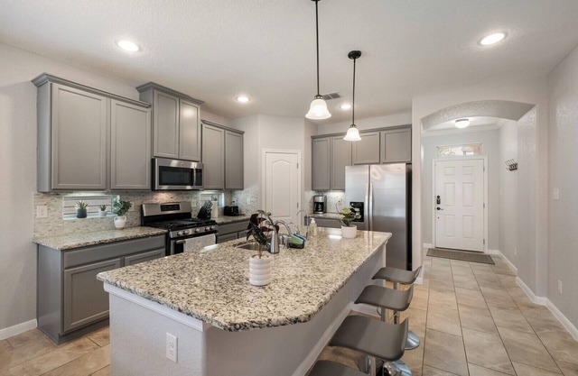 Luxury Beautiful House near SeaWorld and Six Flags Fiesta Texas