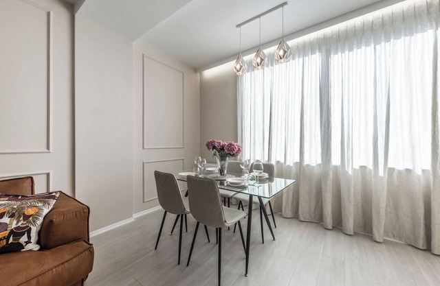 Luxury Block District Apartment