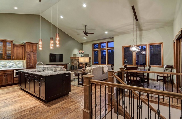 Luxury Breckenridge Townhome Near Peak 8, Private Hot Tub, Views!