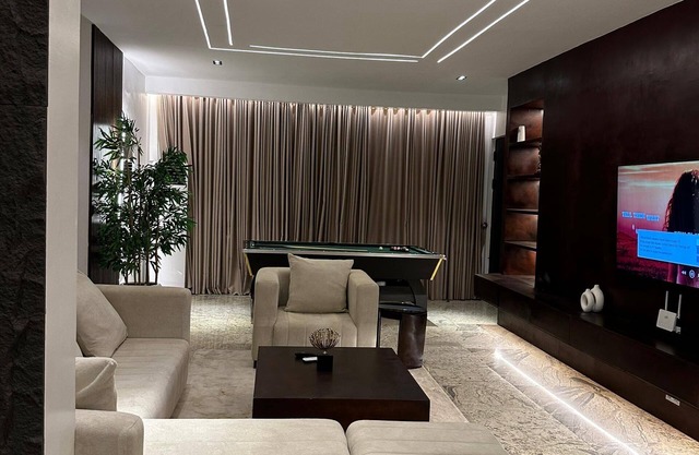 Luxury Charming 2-bedroom apartment Near Bannex plaza. Fast Wi-Fi+247 power