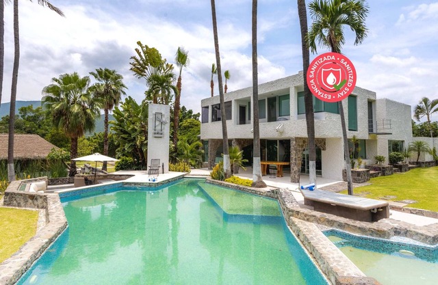 Luxury & Comfort in Boutique Hotel | Steam & pool