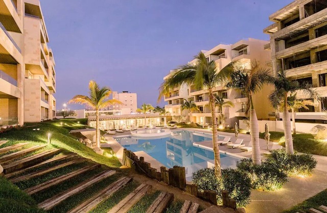 Luxury Condo Near the Beach w/Access to Pool and Gym
