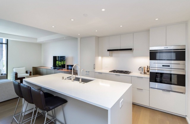 Luxury Condo "Park Lane" Unit #1505! (30 Nights Minimum Stay)