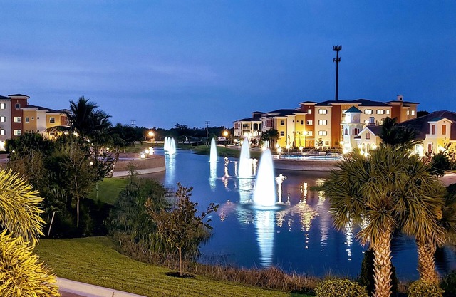 Luxury Condo Rental (shopping, restaurants, parks, beaches)