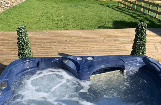 Luxury Cottage, views of the Lakes with Hot Tub