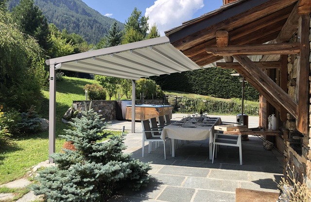 Luxury Cozy Chalet facing Mont-Blanc