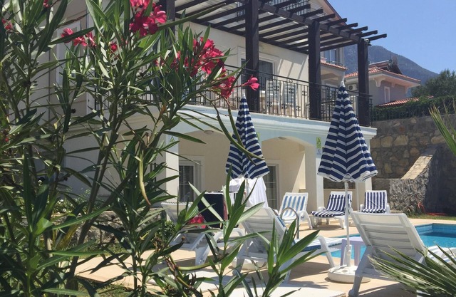 Luxury Detached Villa 4 Bed All Ensuite. Offering Beautiful Sunset Countryside Views from Balcony
