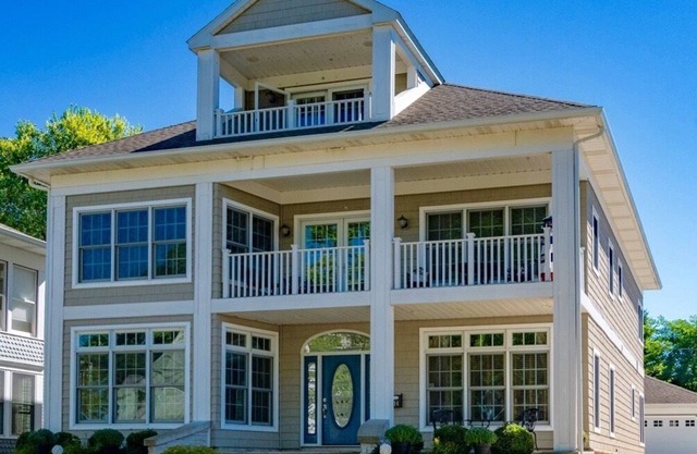 Luxury Downtown Home Overlooking River w/Views of Lake Michigan