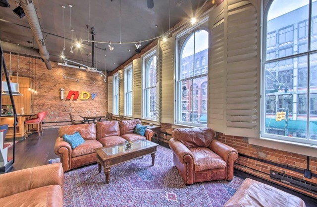 Luxury Downtown Loft - Walkable to everything!