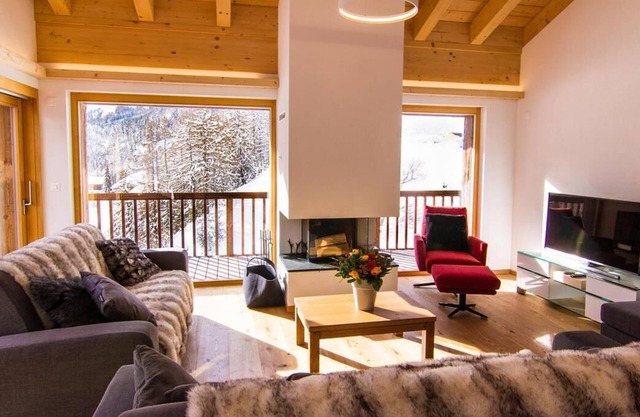Luxury Duplex, 4 Bedroom Chalet Rahas A Grimentz - By Mrs Miggins
