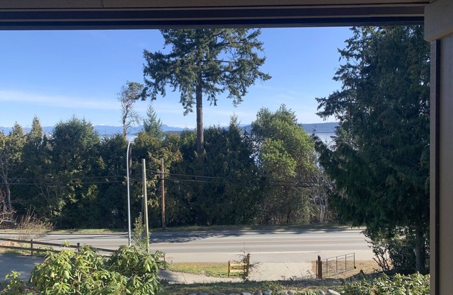 Luxury “Eagle Nest” retreat with Ocean View/10 min drive to both Ferry Terminals