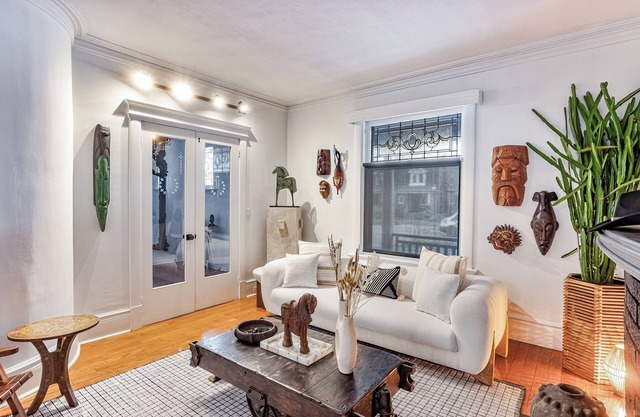 LUXURY ESTATE STEPS TO DOWNTOWN n