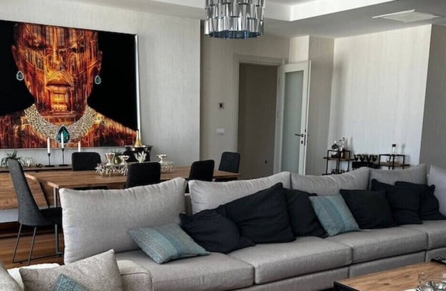 Luxury Exclusive 5BD Penthouse elite neighborhood