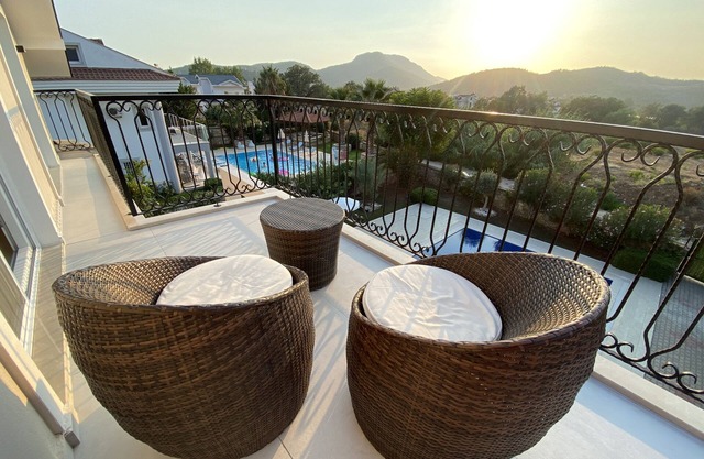 Luxury Gold Villa 9, Large Private Pool, Mediteran Garden, Aircon, Free-WiFi
