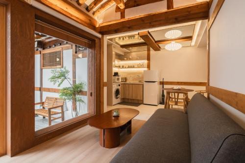 Luxury Hanok Whispering Garden
