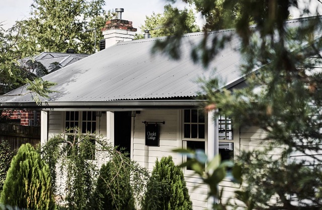 Luxury Healesville Cottage located just off the main street in Healesville