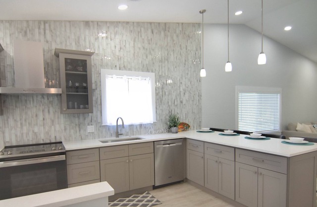 Luxury High End Villa--Walking Distance to Many Pleasures