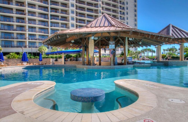 · LUXURY home away from home – 3 BR Condo – Sleeps 10!! HIGH FLOOR, FREE WIFI