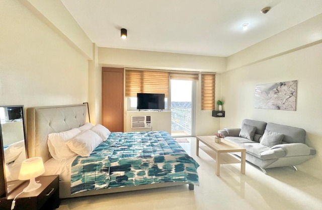 Luxury Hotel Type Condo Near NAIA Manila Airport