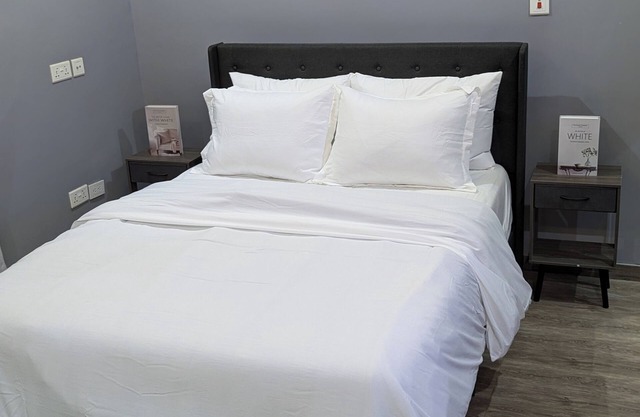 Luxury hotel with WiFi, laundry services, and full Gym in Lashibi/Sakumono area.