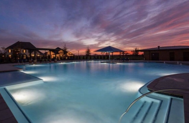 Luxury House Lakeside Serenity in the heart of Katy. Welcome to 12 Guests.