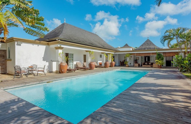 Luxury House/luxury Villa - Grand baie with private pool, cleaning and Wifi included