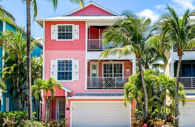 Luxury Key West feel steps from Historic downtown Stuart, minutes from the beach