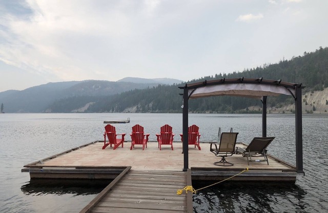 Luxury Lakefront Home on Otter Lake Tulameen July 25th- August 1st, 2025 open!