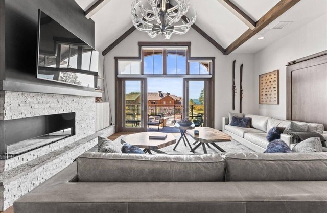 Luxury Lake Tahoe Residence with 5BR/6BA + Clubhouse and Lake Views
