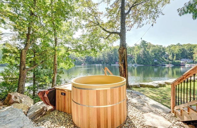 Luxury Lakefront Cottage Retreat | Hot Tub Sauna Sleeps 18