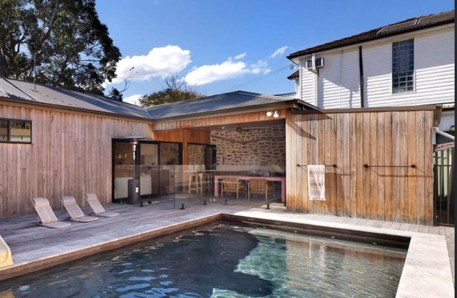 Luxury living with pool 5 mins from the beach
