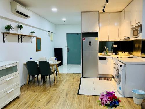 Luxury Mercu Summer Suites KLCC By JT