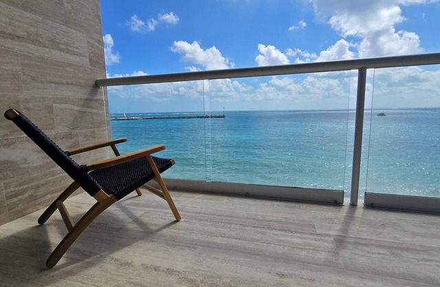 Luxury Ocean front Condo with Stunning Views – Distrito Morelos, PTO Morelos.