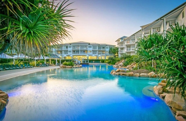 Luxury on Salt Beach - Top Floor Ocean Views