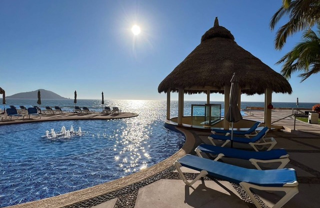 Luxury on the beach and incredible views of the sea.