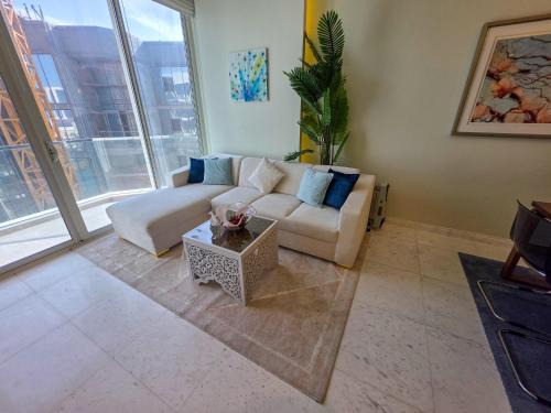 Luxury One Bedroom Apartment In Bahrain Bay