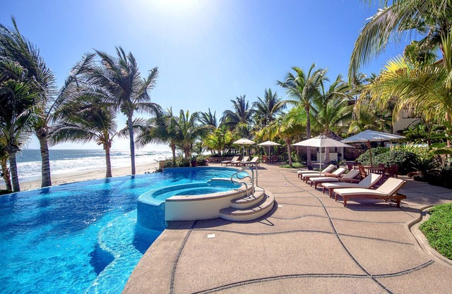 LUXURY PENTHOUSE IN LOS VENEROS BEACHFRONT RESIDENCES