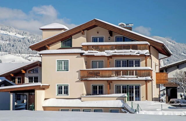 Luxury penthouse near the center and ski lift