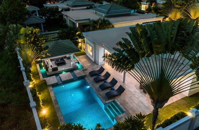 Luxury Pool Villa 608 4BR 8-10 persons