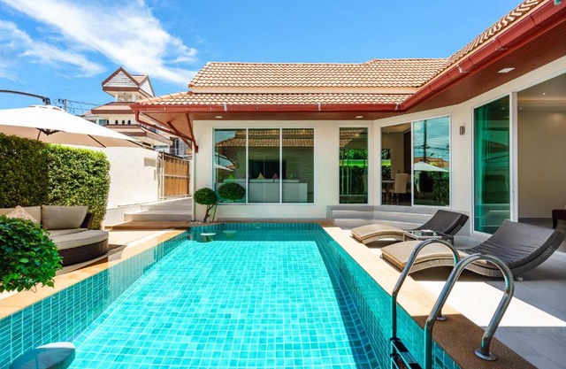 Luxury Pool Villa A14 3BR 6-8 Persons