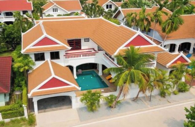 Luxury Pool Villa, Fun Place Pattaya – 5BR for 10 Guests